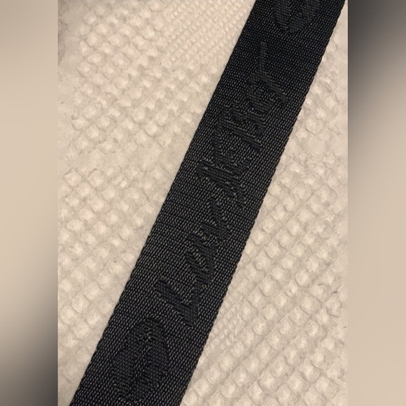 Betsey Johnson Weekend/Travel Bag/carryon/ vacation/ holiday/adjustable strap - Picture 12 of 16